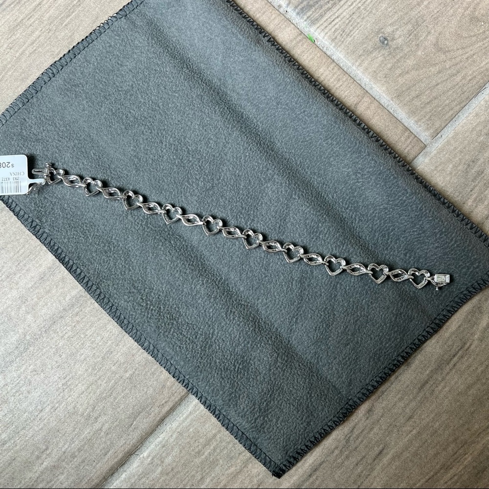 1/10 CTTW diamond sterling silver bracelet - Picture 4 of 7
